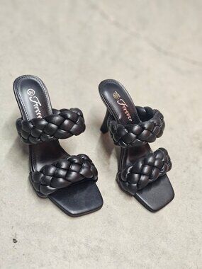 Braided Double Strap Black Heeled Sandals With Square Toe Design For Women